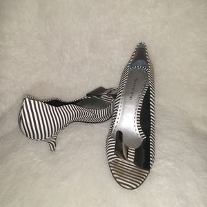 Gianni Bini Striped Heels Black White 9 M